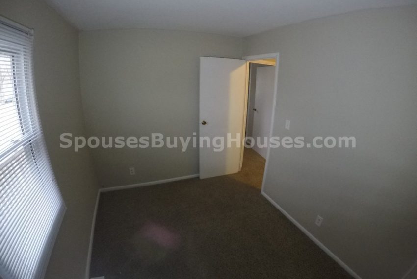 we buy houses for cash Indianapolis Bedroom