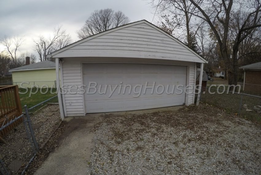 sell my house fast Indianapolis 2-car Garage