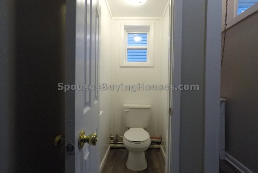 we buy houses for cash Indianapolis Toilet