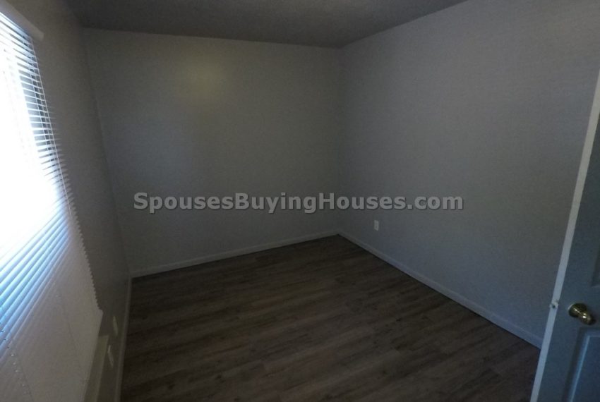 we buy houses fast Indianapolis Bedroom