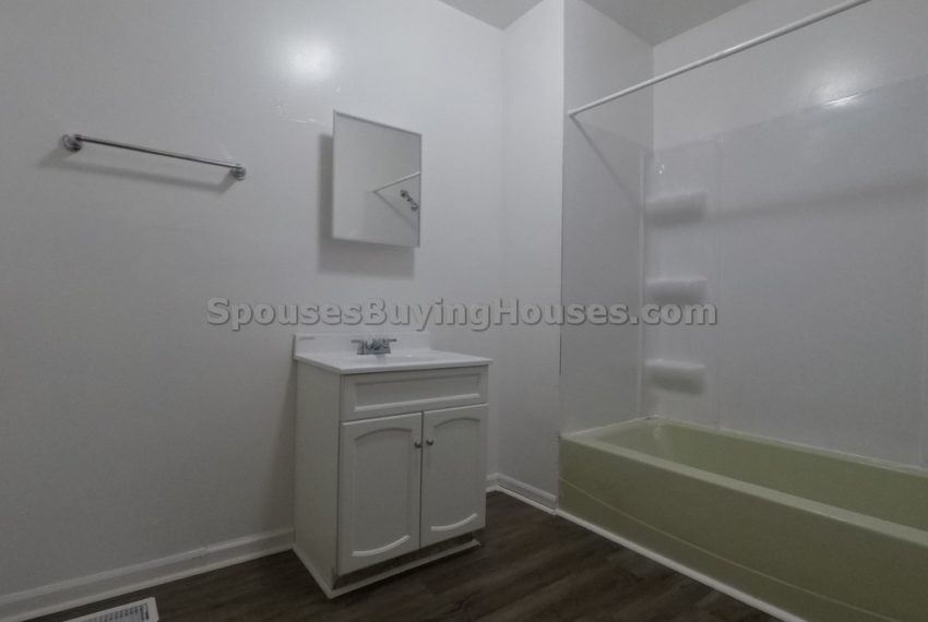 sell my house fast Indianapolis bath